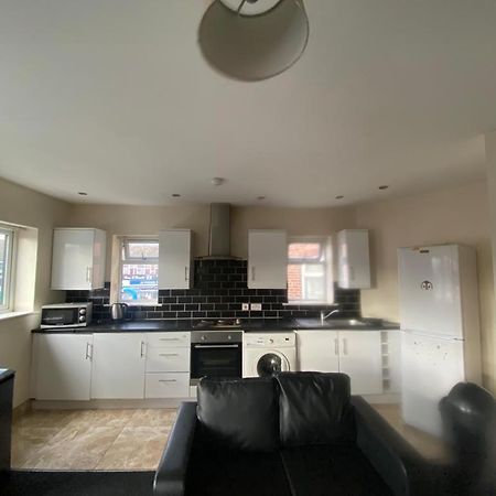 Apartamento Cosy Living Camberley Exterior foto